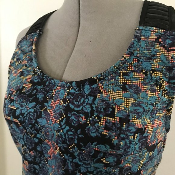 Free People Bodycon Geo Floral Blue Rose Crochet Detail Dress Sz S - Picture 2 of 9